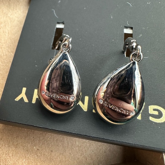 🆕NWT Givenchy Earrings - Picture 3 of 5